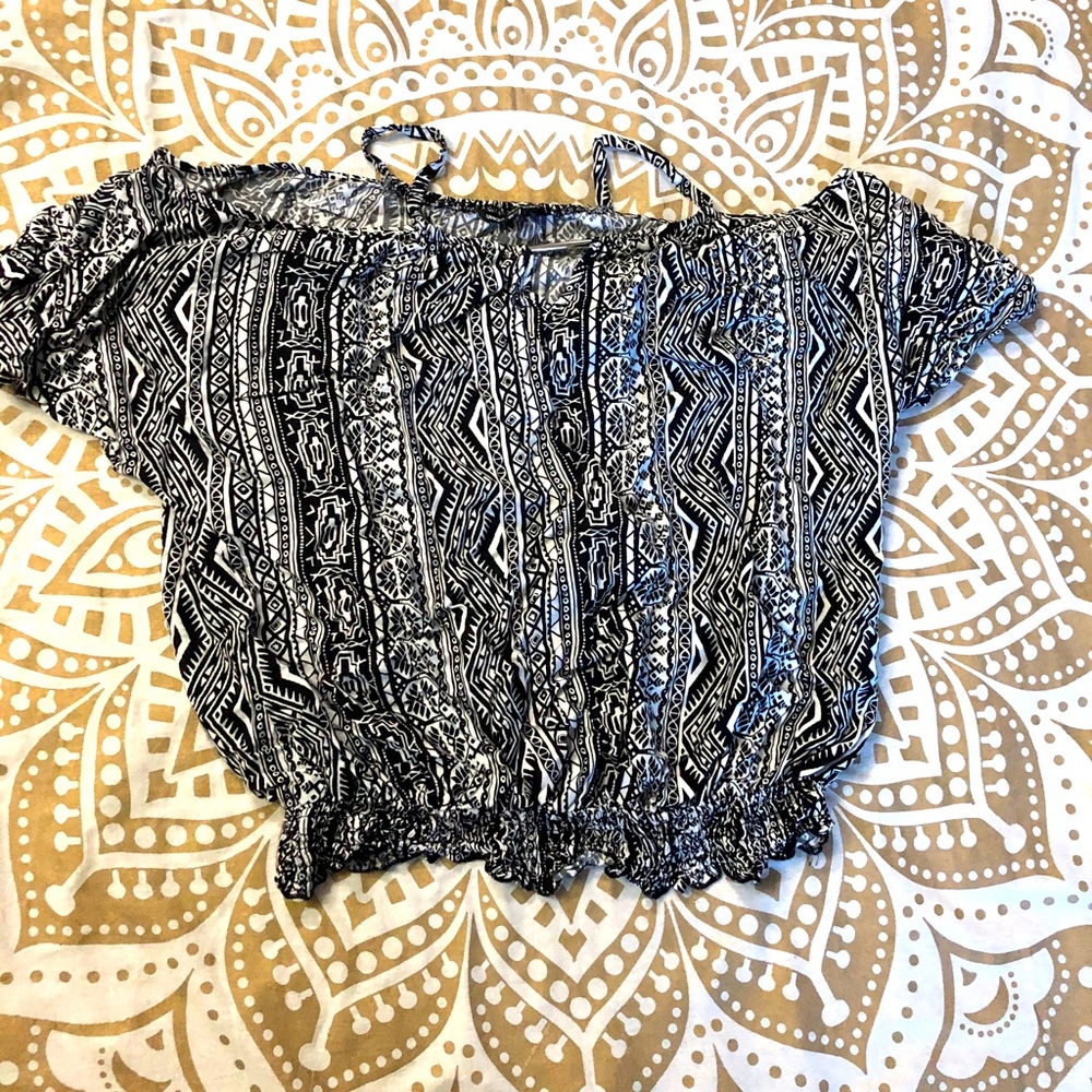 Unique Spectrum black white blouse